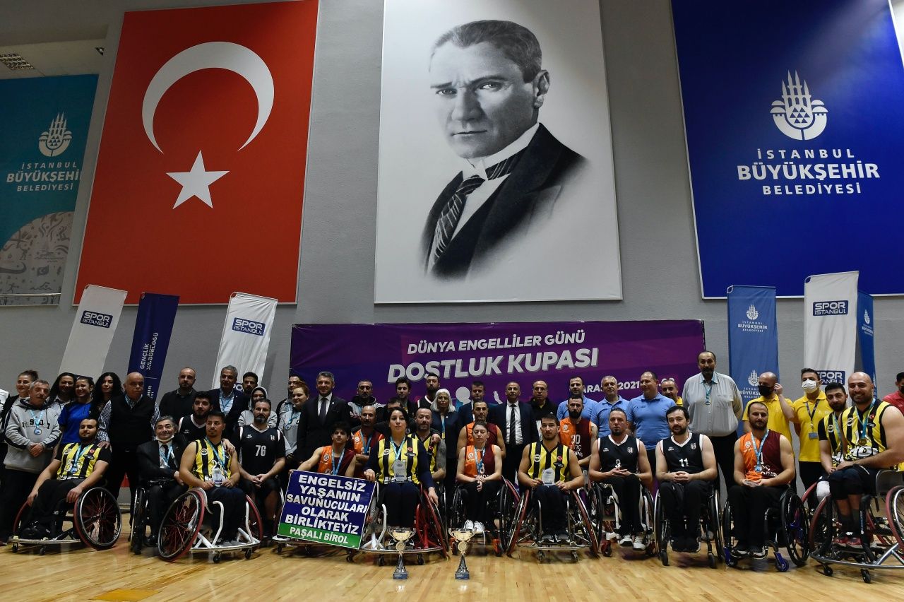 Beşiktaş, Fenerbahçe ve Galatasaray Dostluk Kupası'nda bir araya geldi 1
