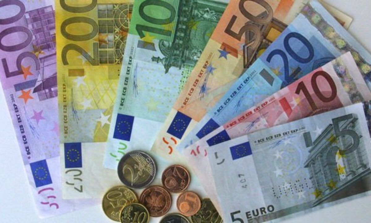 Dolar kritik sınırı zorluyor! Haftanın son işlem gününe yükselişle başladı... İşte 3 Aralık döviz rakamları... 4