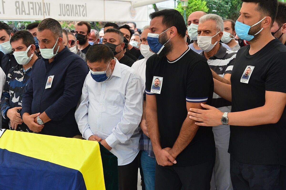 Alişan'ın kardeşi Selçuk Tektaş'ın kabri başında yaptığı paylaşım duygulandırdı! İşte ünlü isimlerin 3 Aralık Cuma Instagram paylaşımları 1