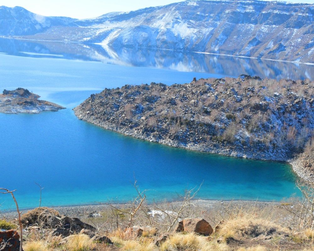Dünyanın ikinci büyük krateri Nemrut Krater Gölü'ndeki kar manzarası görenleri büyülüyor 2