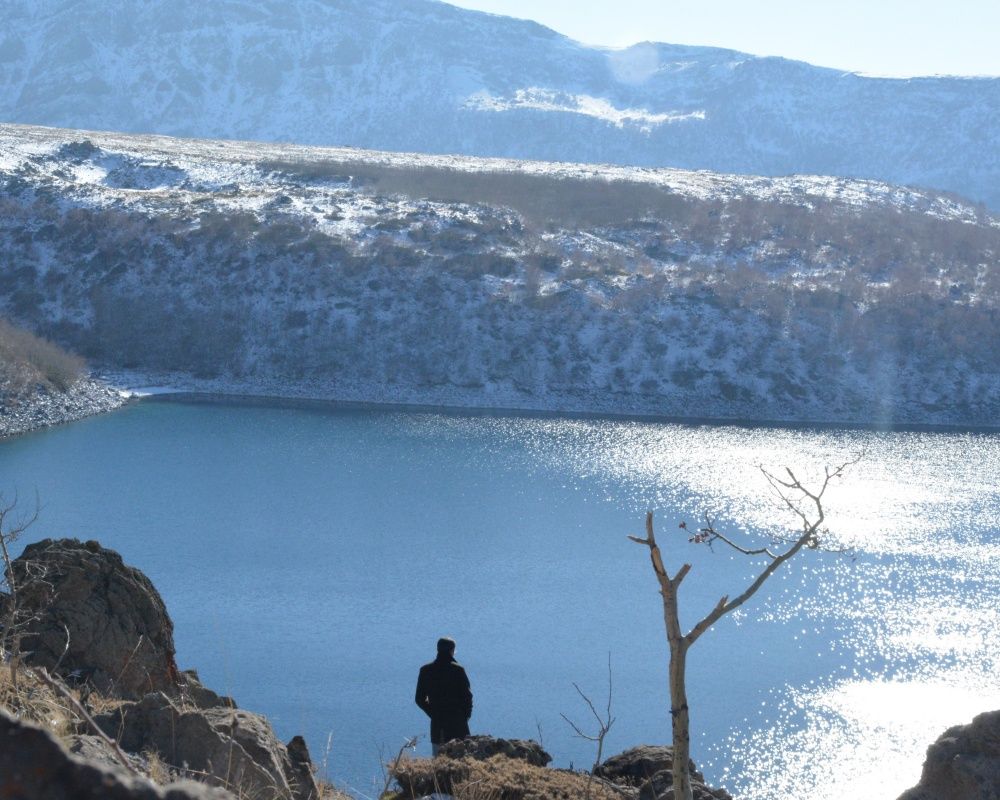 Dünyanın ikinci büyük krateri Nemrut Krater Gölü'ndeki kar manzarası görenleri büyülüyor 7