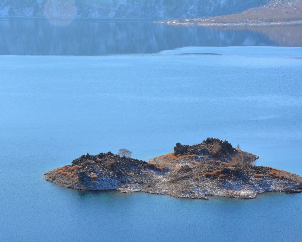 Dünyanın ikinci büyük krateri Nemrut Krater Gölü'ndeki kar manzarası görenleri büyülüyor 8