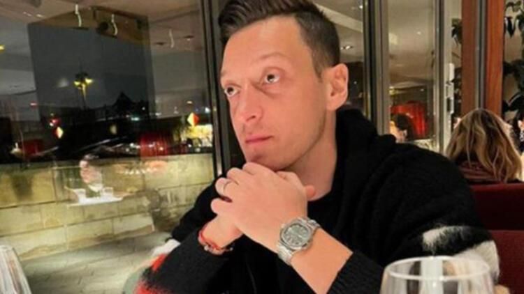 Mesut Özil'in saati FB'li 3 futbolcu değerinde! Fiyatı dudak uçuklatıyor 1