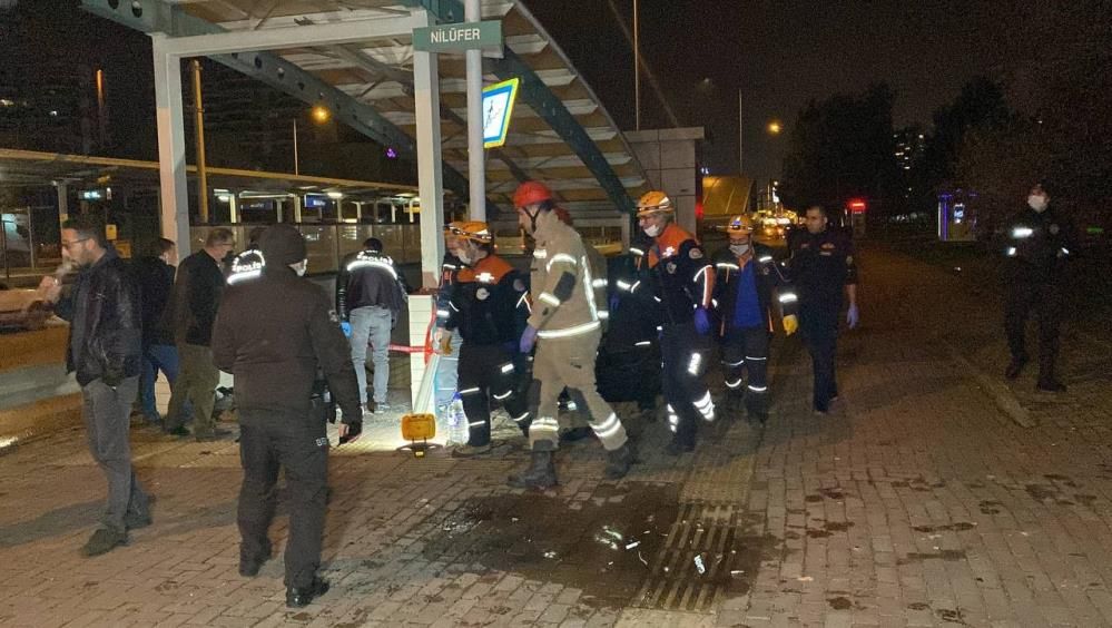 Doğum gününde feci son! Kaldırımdaki ağaca çarpıp alt geçide uçtu... 16