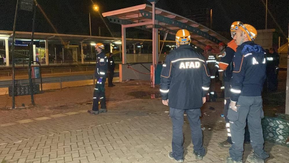 Doğum gününde feci son! Kaldırımdaki ağaca çarpıp alt geçide uçtu... 13