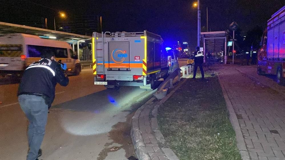 Doğum gününde feci son! Kaldırımdaki ağaca çarpıp alt geçide uçtu... 8