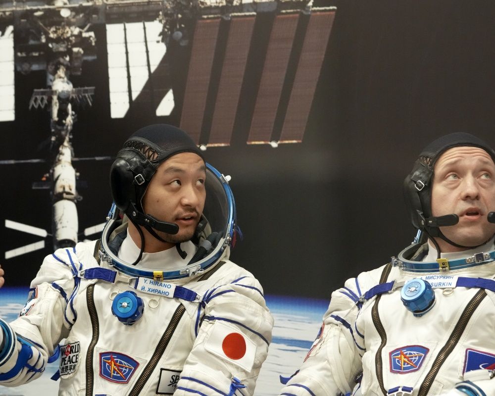 Japon milyarder Maezawa ile asistanı uzaya gönderildi 13