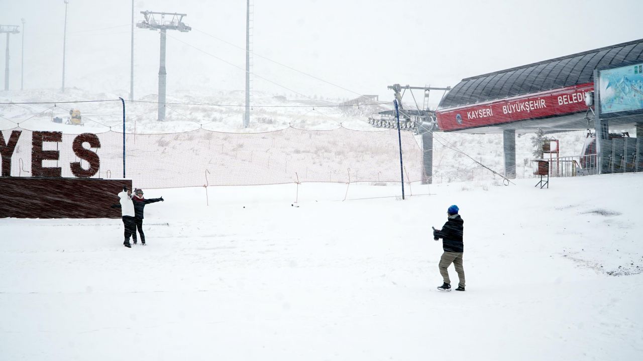 Erciyes’te kar kalınlığı 20 santime ulaştı 4