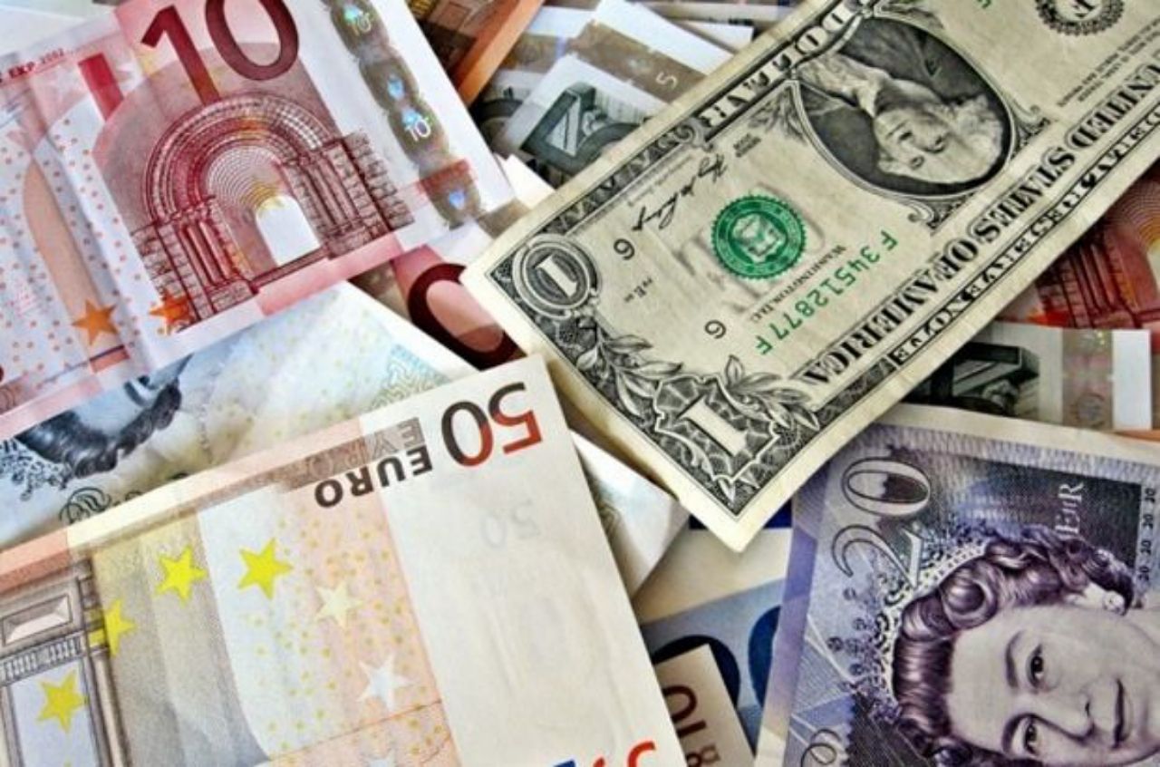 Merkez'in müdahalesi sonrası düşüşe geçen dolarda ibre yeniden yeşile döndü! 5