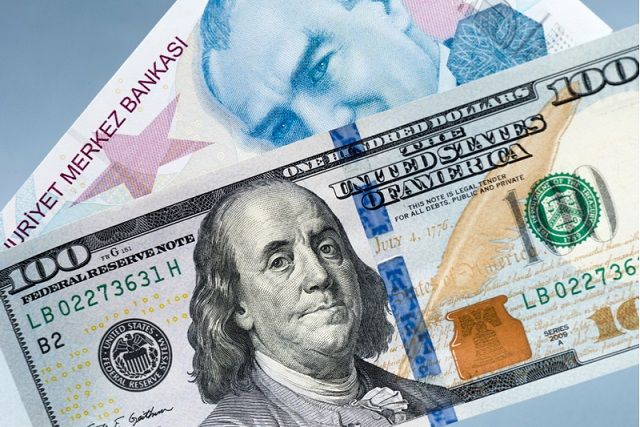 Merkez'in müdahalesi sonrası düşüşe geçen dolarda ibre yeniden yeşile döndü! 1