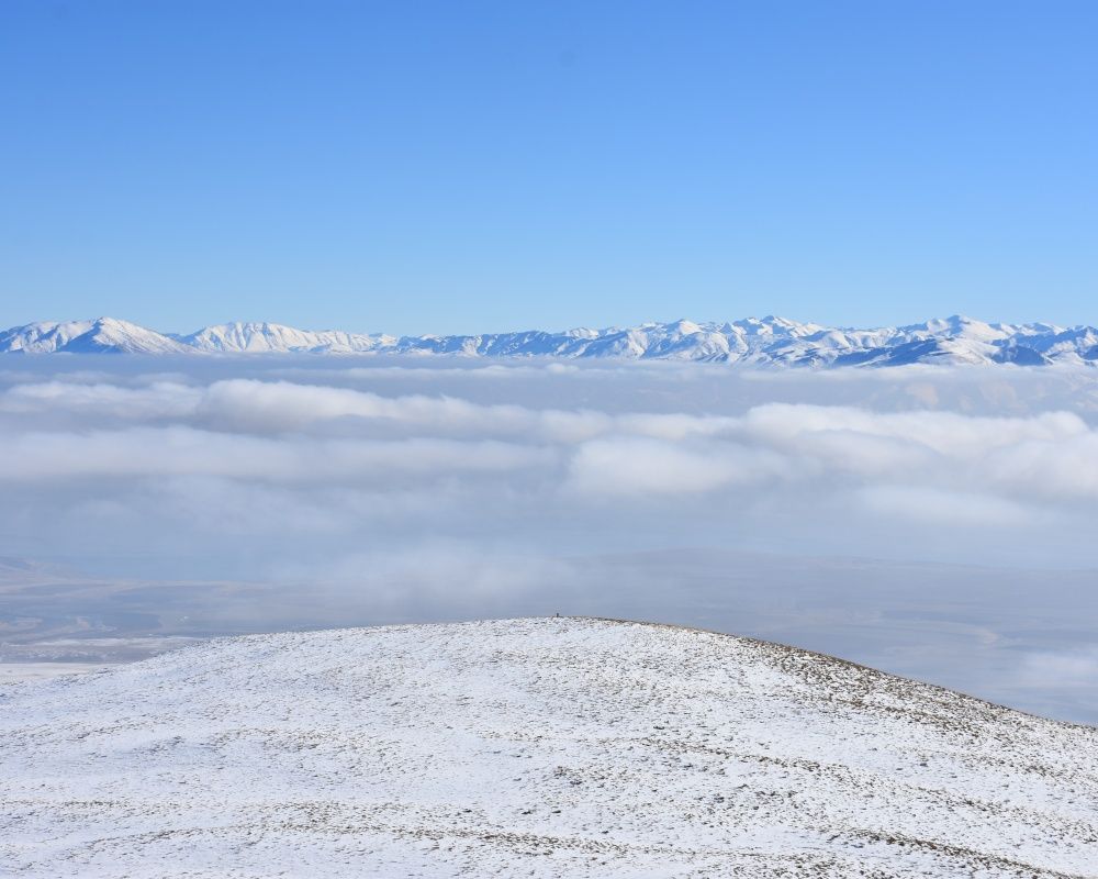 Nemrut Kraterini ve  Van Gölü'nü kaplayan sis bulutları görsel şölen sundu 1