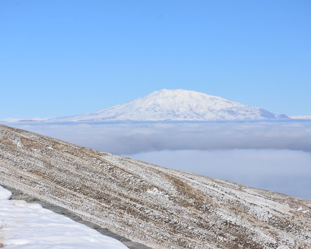 Nemrut Kraterini ve  Van Gölü'nü kaplayan sis bulutları görsel şölen sundu 2