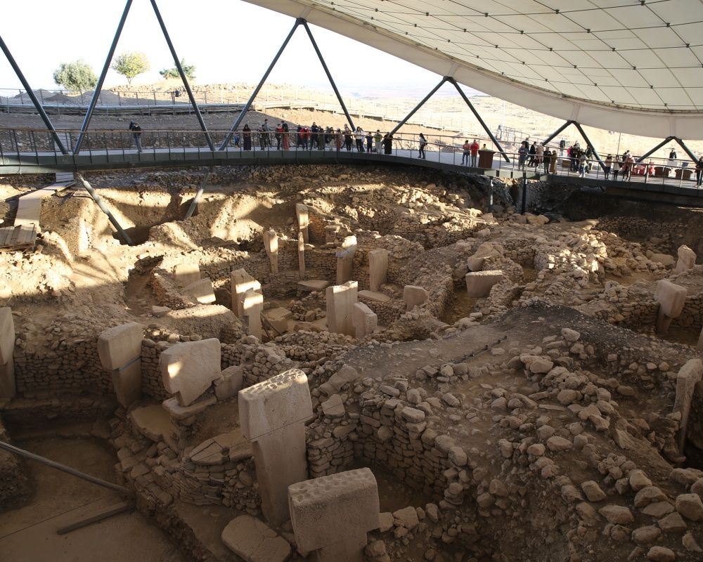 Sıcak havayı fırsat bilenler akın etti! Göbeklitepe'de hafta sonu yoğunluğu 8