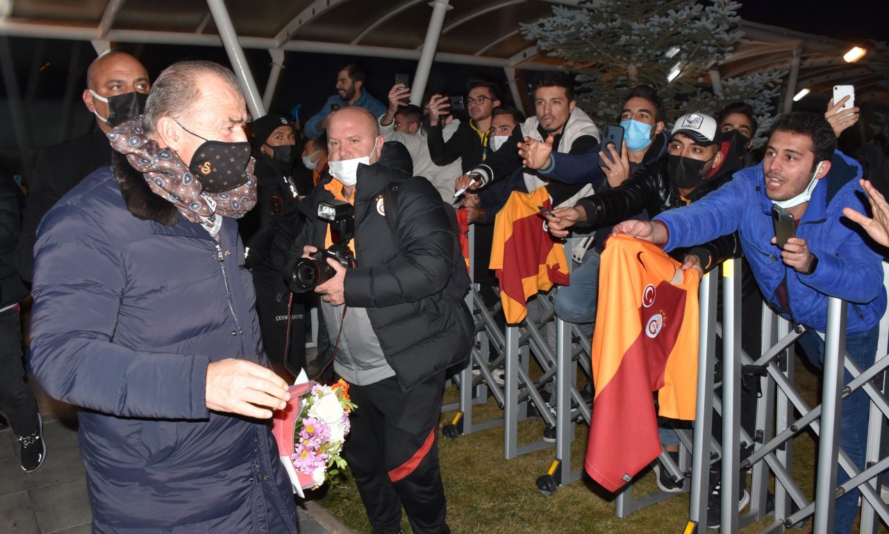 Galatasaray kafilesi Sivas'ta böyle karşılandı 3