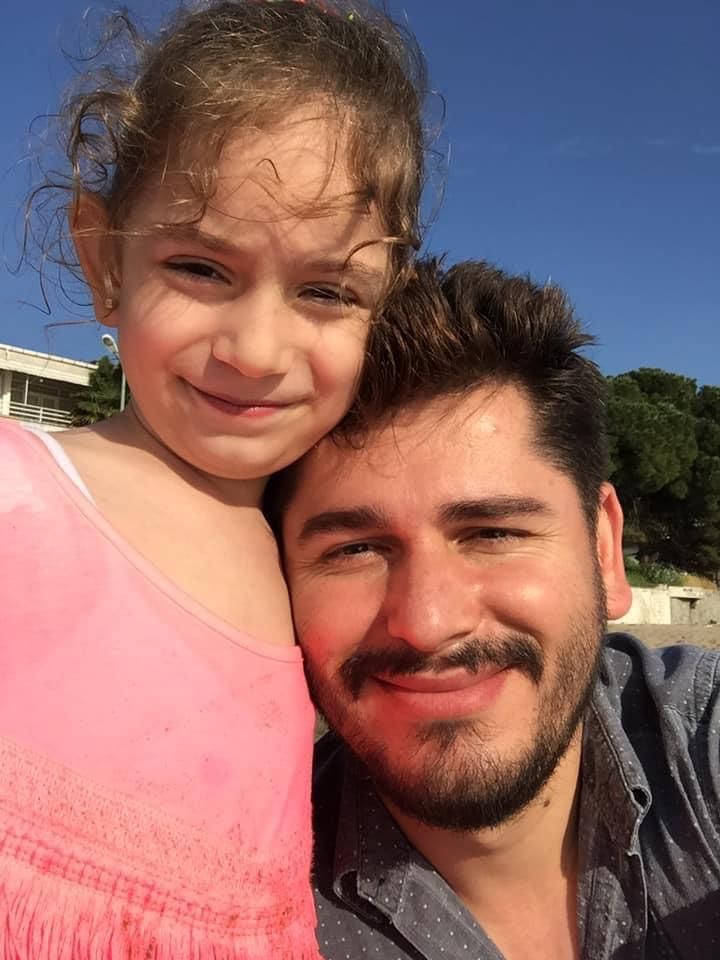 Bu mutluluk fotoğraflarda kaldı! Babasının ellerinde can verdi 1