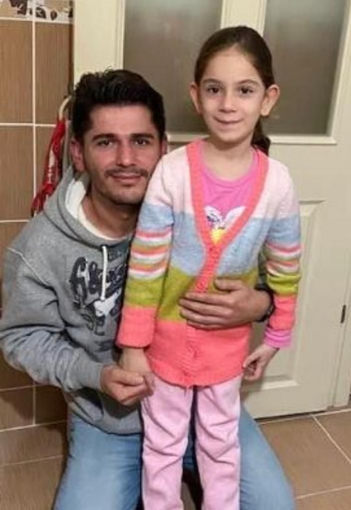 Bu mutluluk fotoğraflarda kaldı! Babasının ellerinde can verdi 5