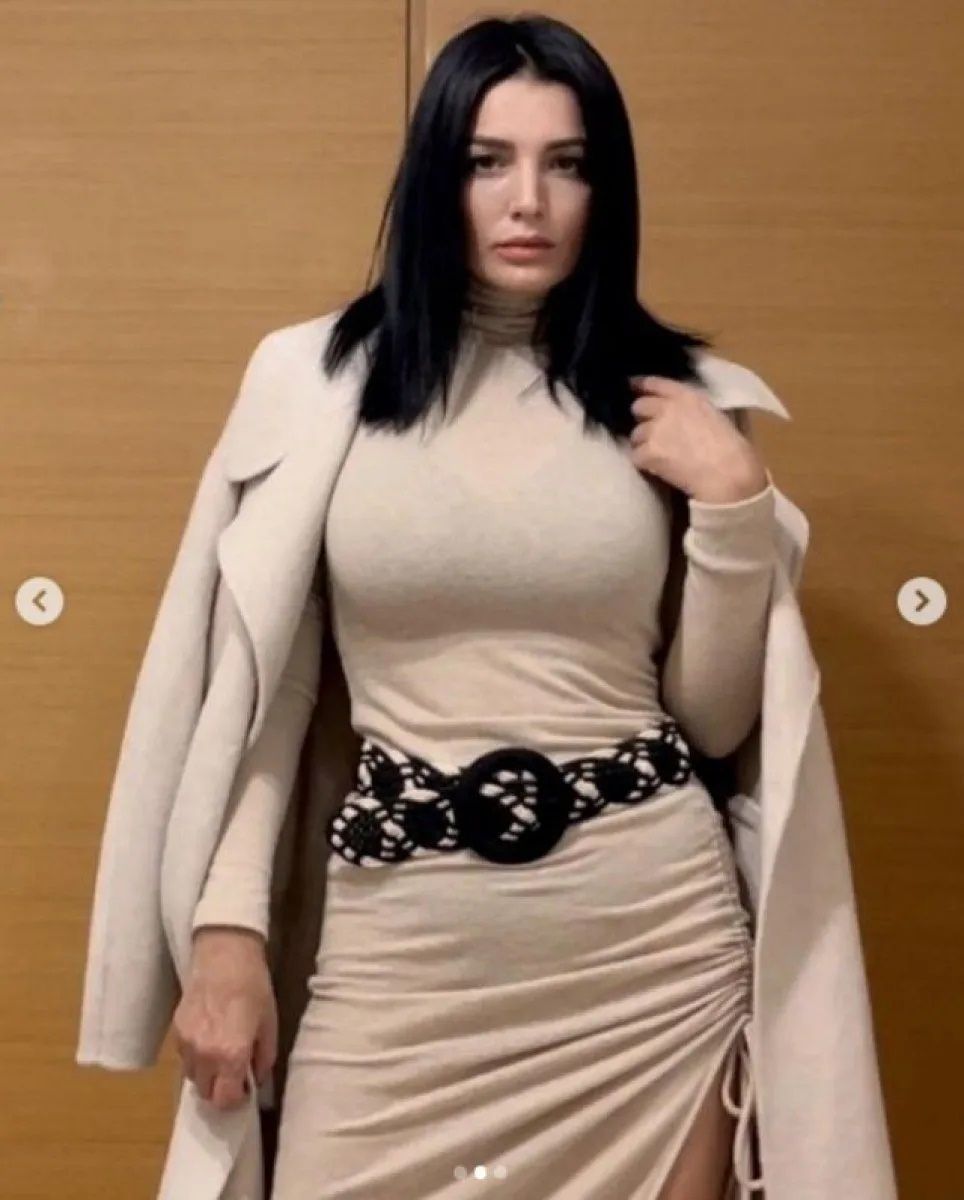 Aleyna Tilki'nin annesi Havva Öztel imaj değiştirdi! Dekoltesi karın kaslarını ortaya çıkardı! 8