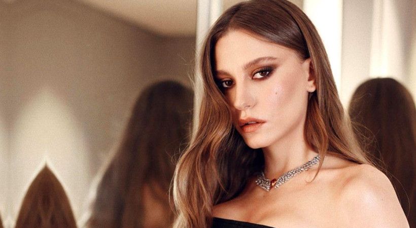 Serenay Sarıkaya'nın sütyensiz pozu ayaklarının büyüklüğü kadar ilgi çekmedi! 3
