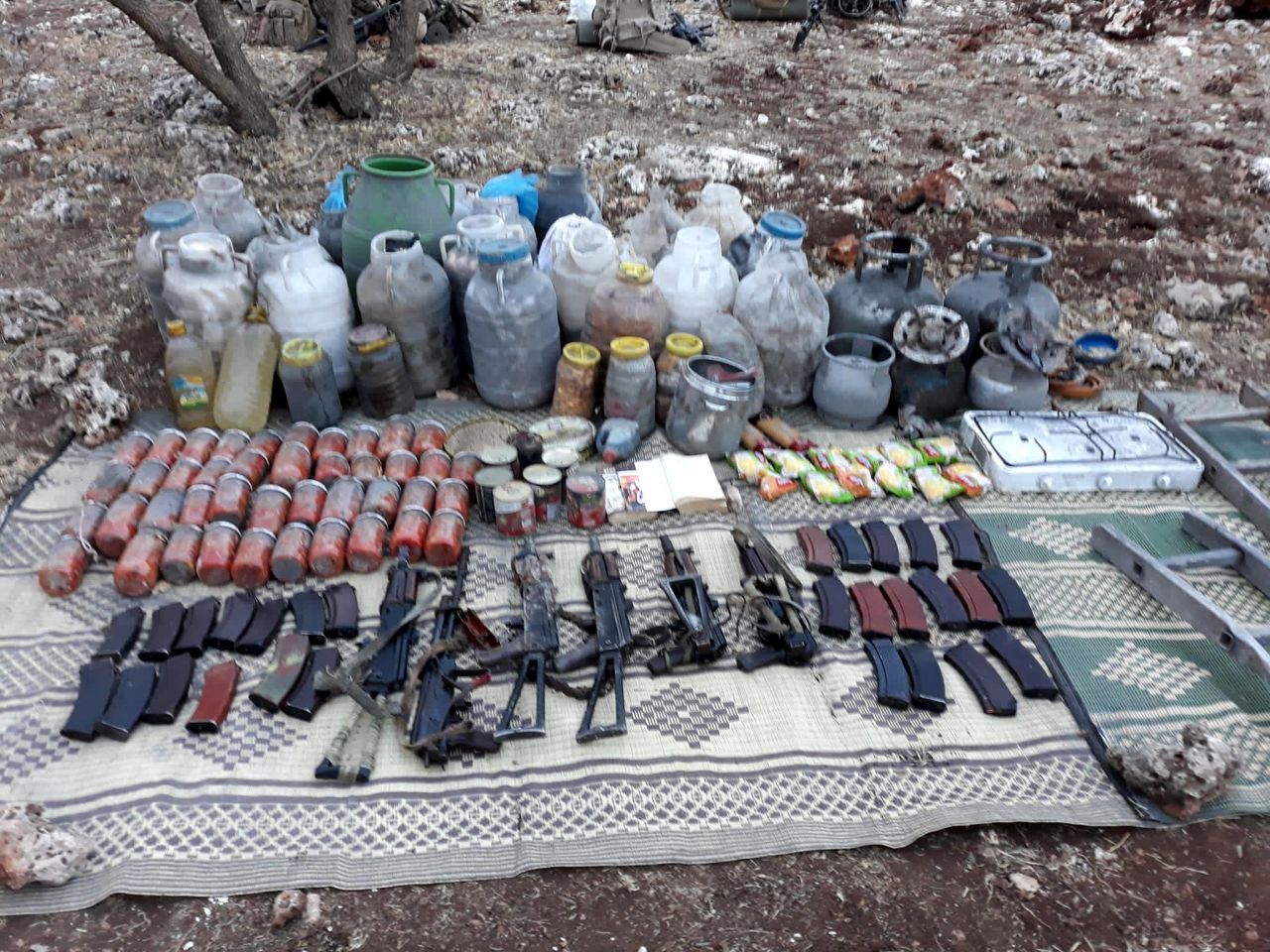 6 PKK'lının öldürüldüğü operasyonda mağara imha edildi 4