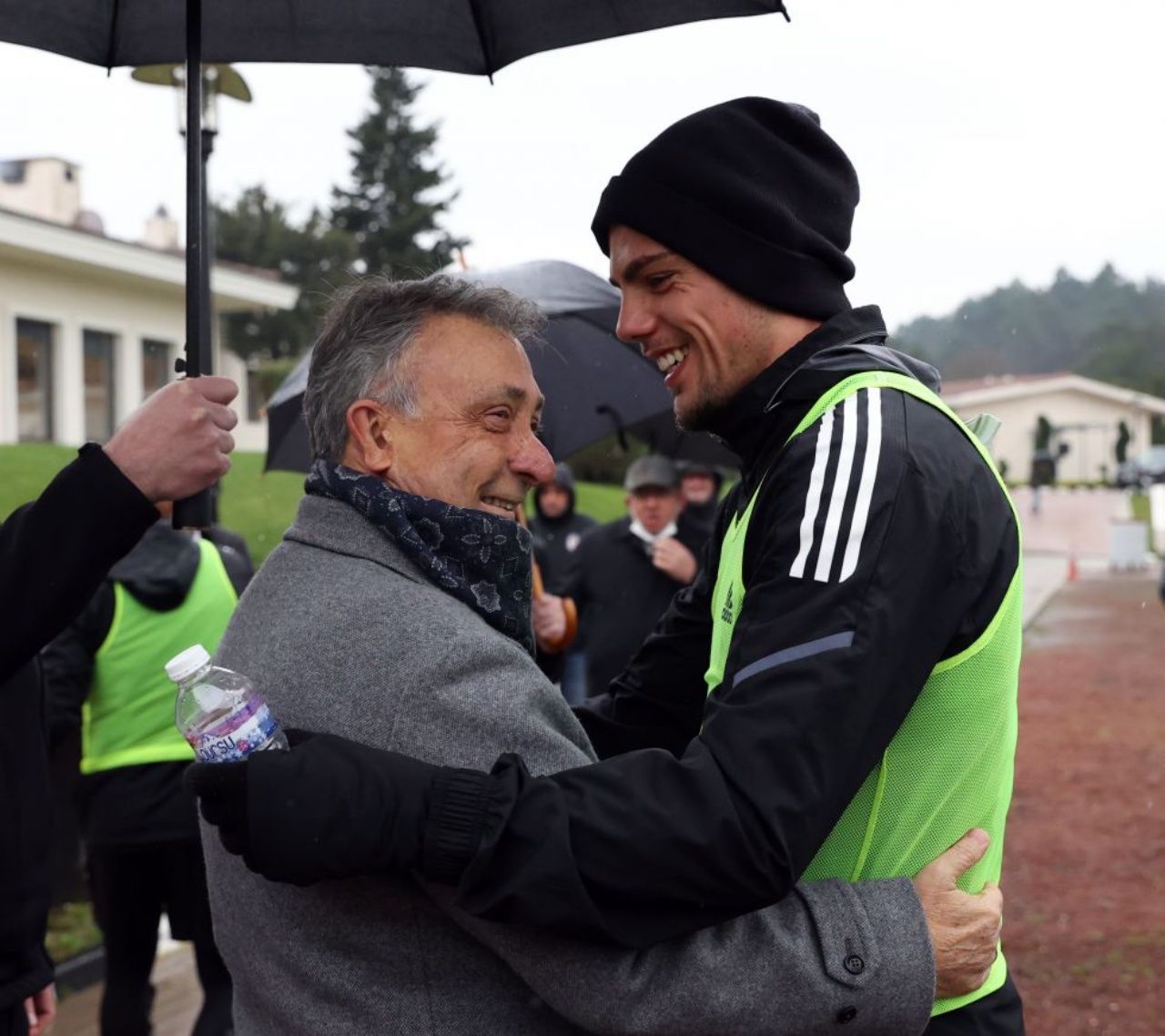 Beşiktaş'ta Fenerbahçe derbisi hazırlıkları... Başkan Çebi'den antrenmanda prim dopingi 1