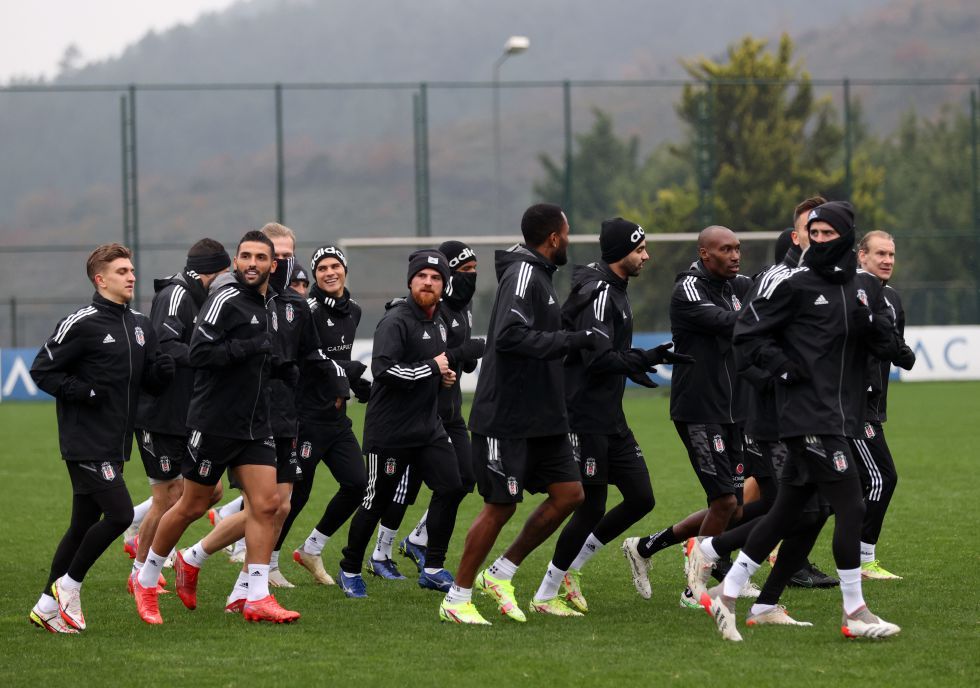 Beşiktaş'ta Fenerbahçe derbisi hazırlıkları... Başkan Çebi'den antrenmanda prim dopingi 2