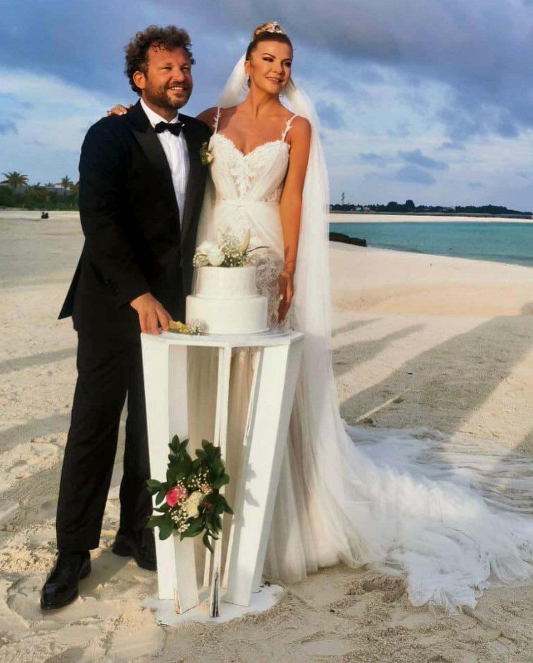 Sezer Dermenci ile Maldivler'de evlenen Ivana Sert düğün fotoğraflarını paylaştı 2