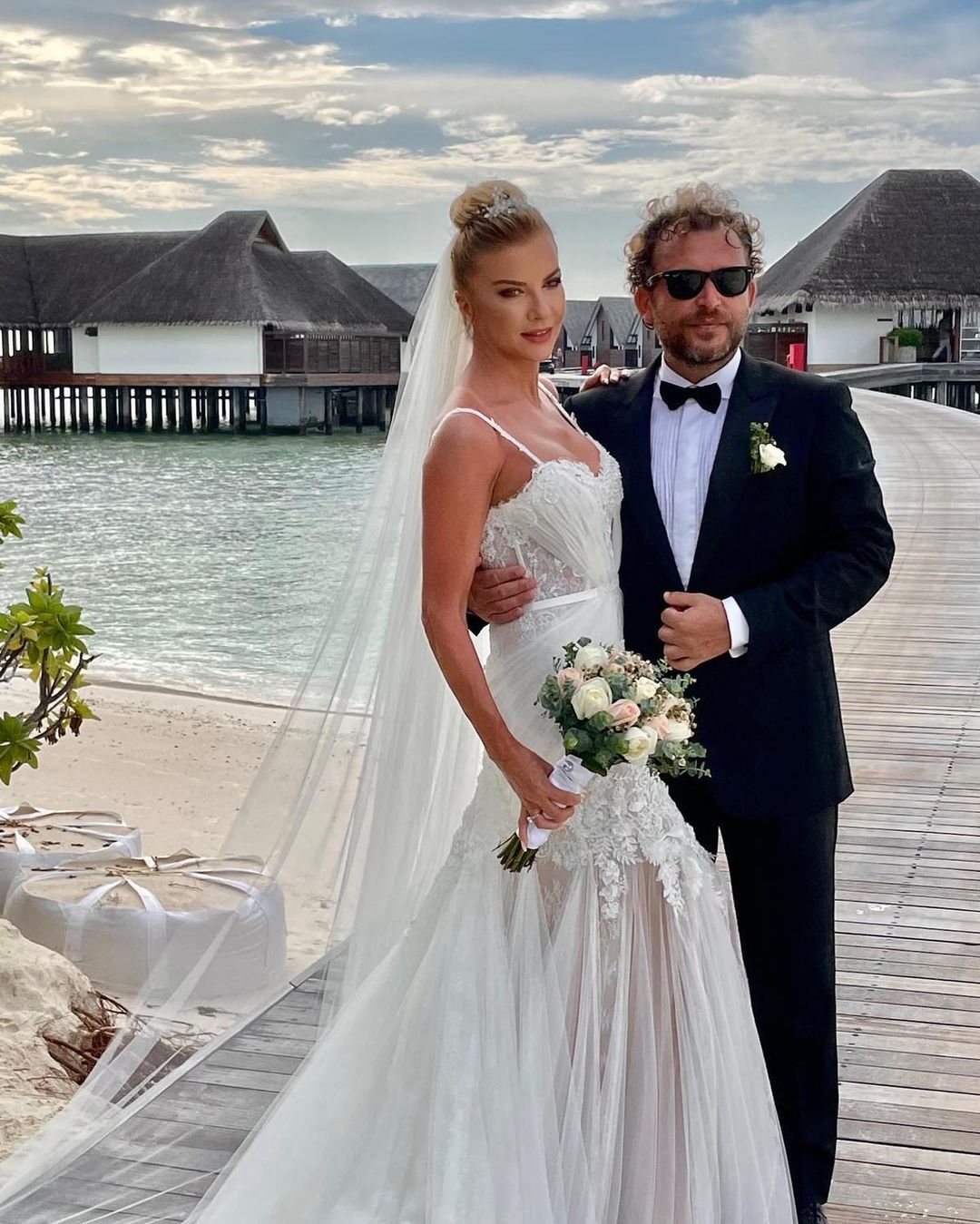 Sezer Dermenci ile Maldivler'de evlenen Ivana Sert düğün fotoğraflarını paylaştı 3