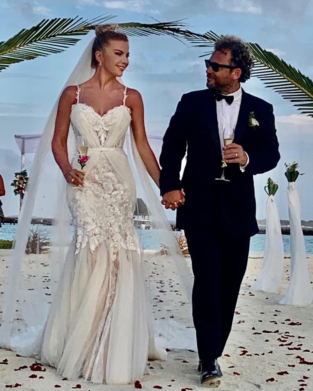 Sezer Dermenci ile Maldivler'de evlenen Ivana Sert düğün fotoğraflarını paylaştı 9