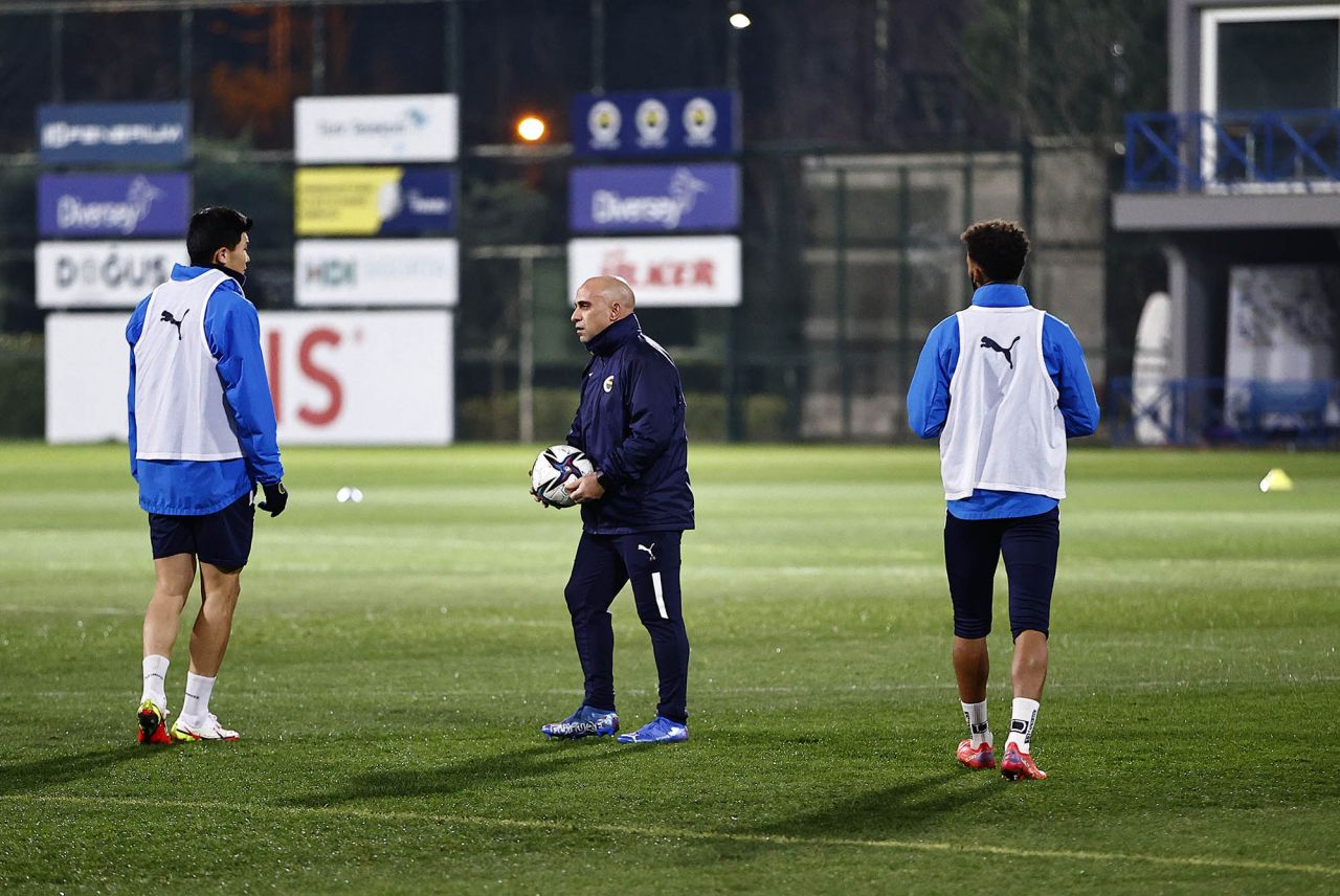 Fenerbahçe'den Mergim Berisha açıklaması... Sağ arka üst adalesinde zorlanma tespit edildi 3