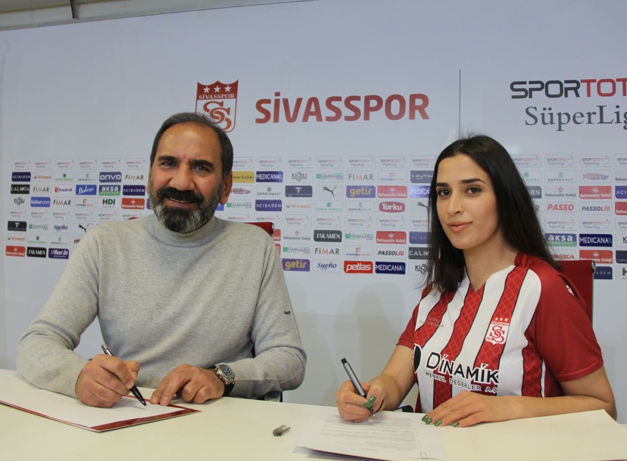 Sivasspor Kadın Futbol Takımı kurdu, 25 imza birden... 2