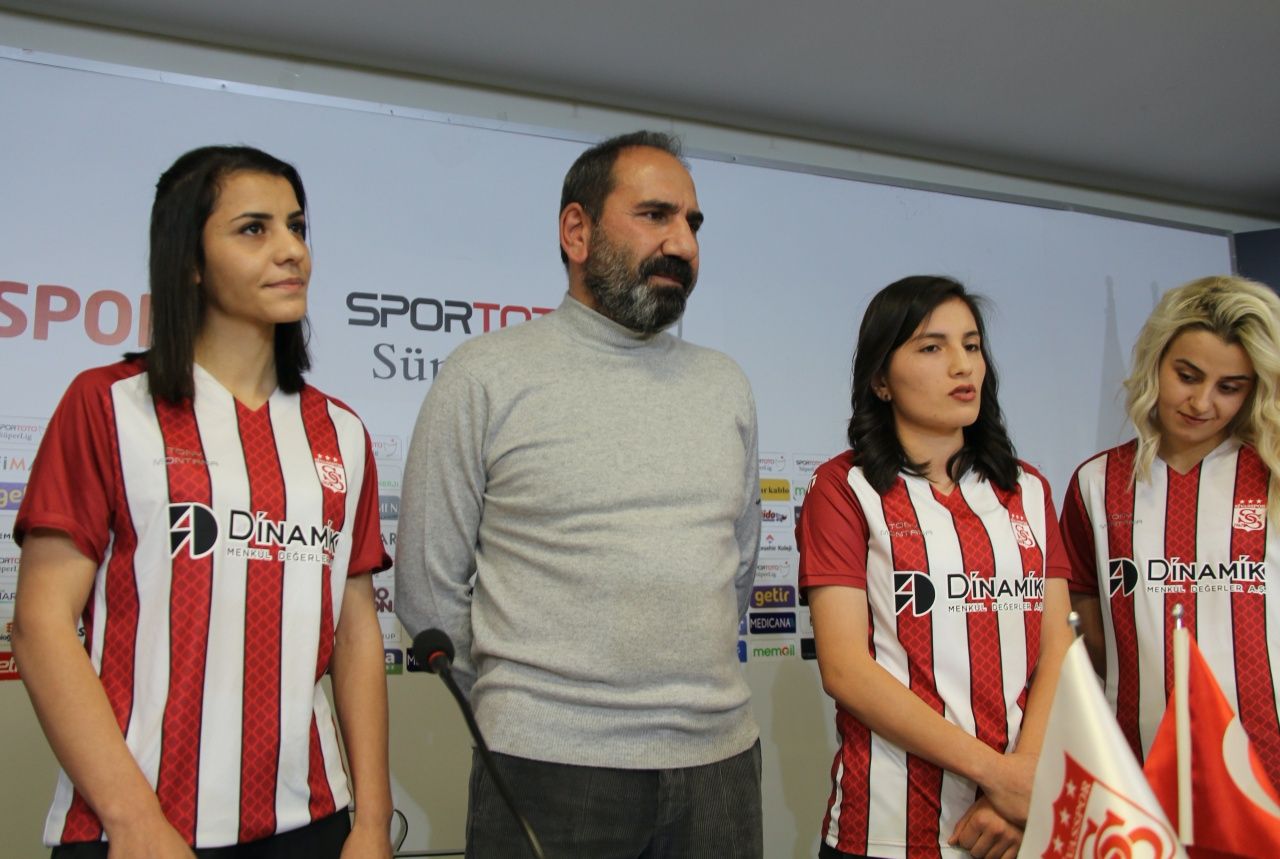 Sivasspor Kadın Futbol Takımı kurdu, 25 imza birden... 5