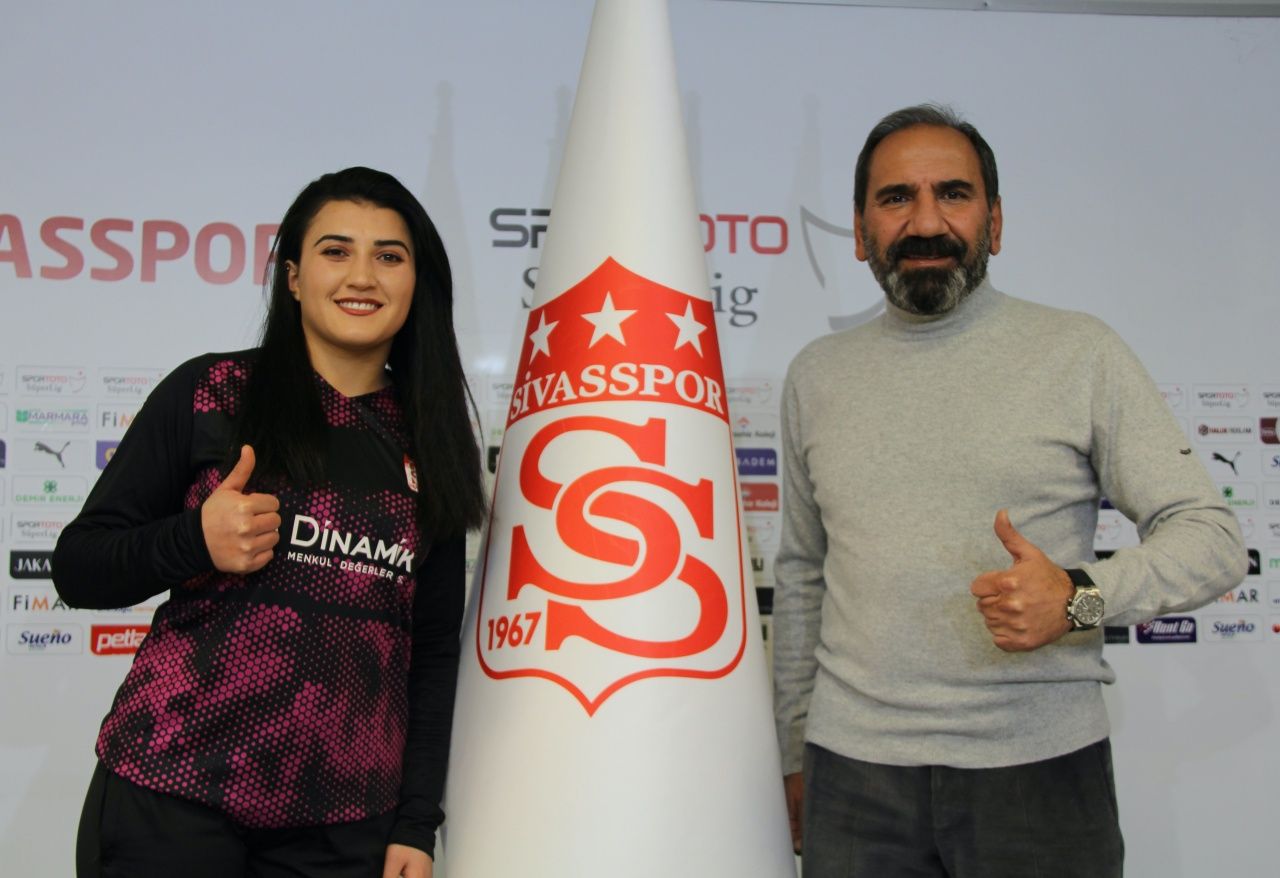 Sivasspor Kadın Futbol Takımı kurdu, 25 imza birden... 10