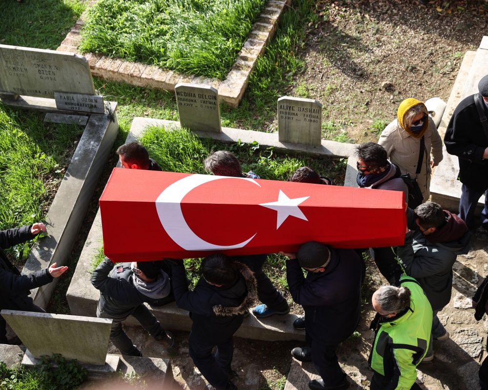 Devlet sanatçısı Prof. Dr. Alaeddin Yavaşca'ya acı veda... Gözyaşları  içinde son yolculuğuna uğurlandı 16