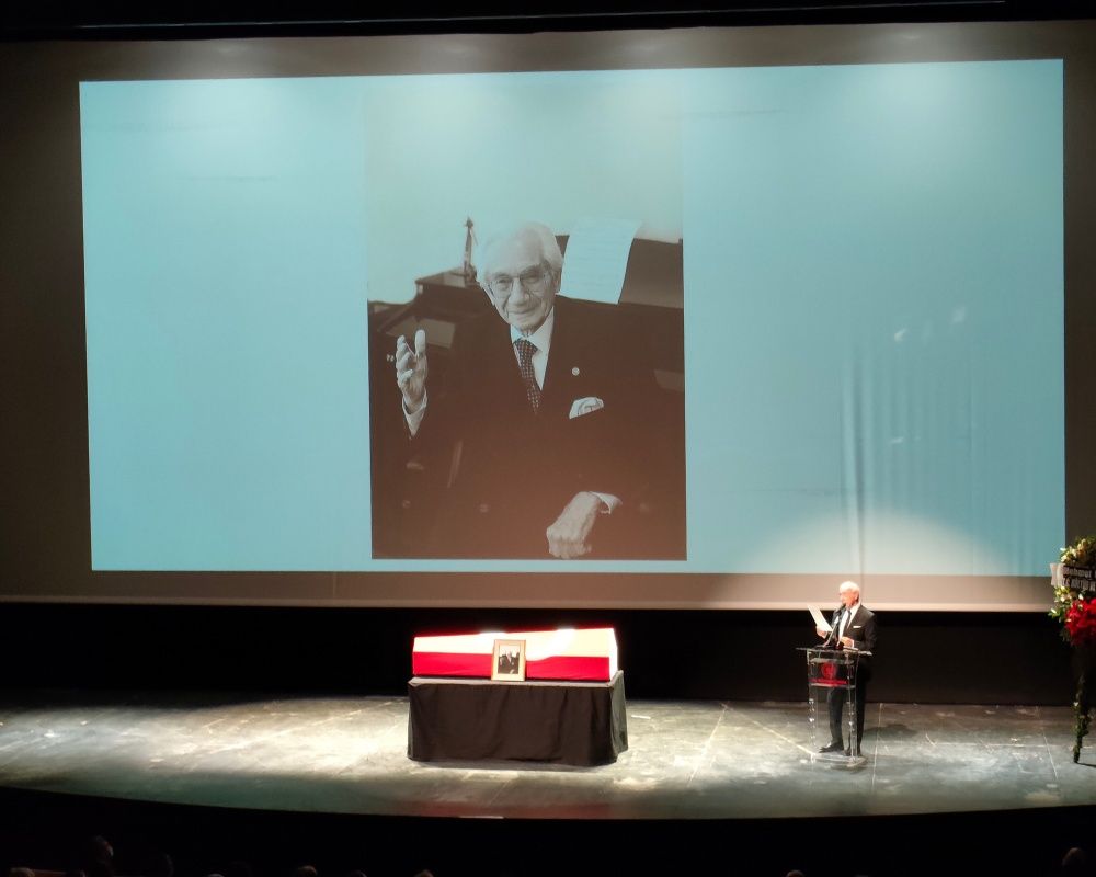Devlet sanatçısı Prof. Dr. Alaeddin Yavaşca'ya acı veda... Gözyaşları  içinde son yolculuğuna uğurlandı 21
