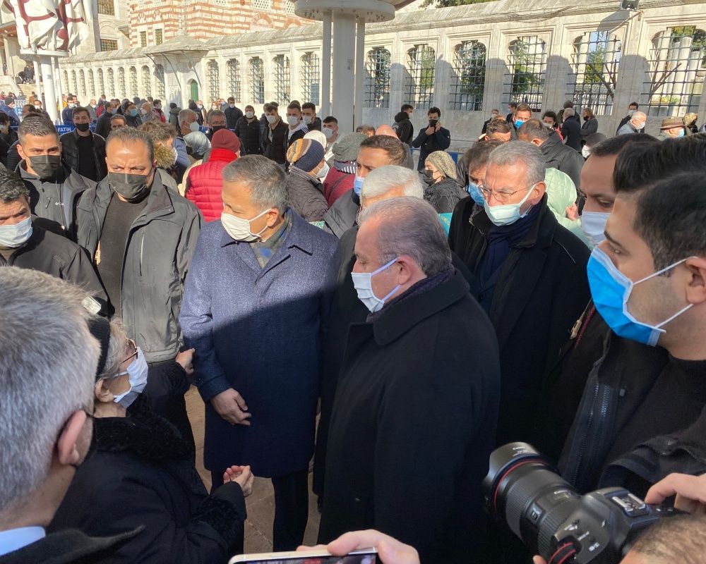 Devlet sanatçısı Prof. Dr. Alaeddin Yavaşca'ya acı veda... Gözyaşları  içinde son yolculuğuna uğurlandı 23