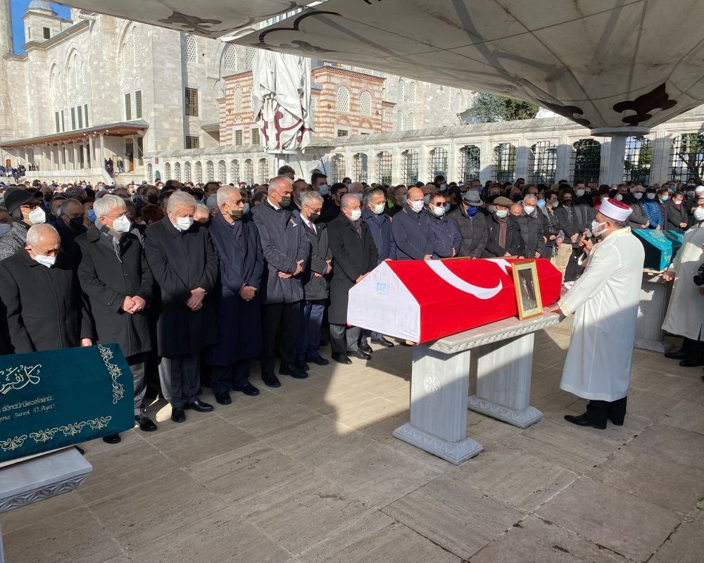 Devlet sanatçısı Prof. Dr. Alaeddin Yavaşca'ya acı veda... Gözyaşları  içinde son yolculuğuna uğurlandı 24