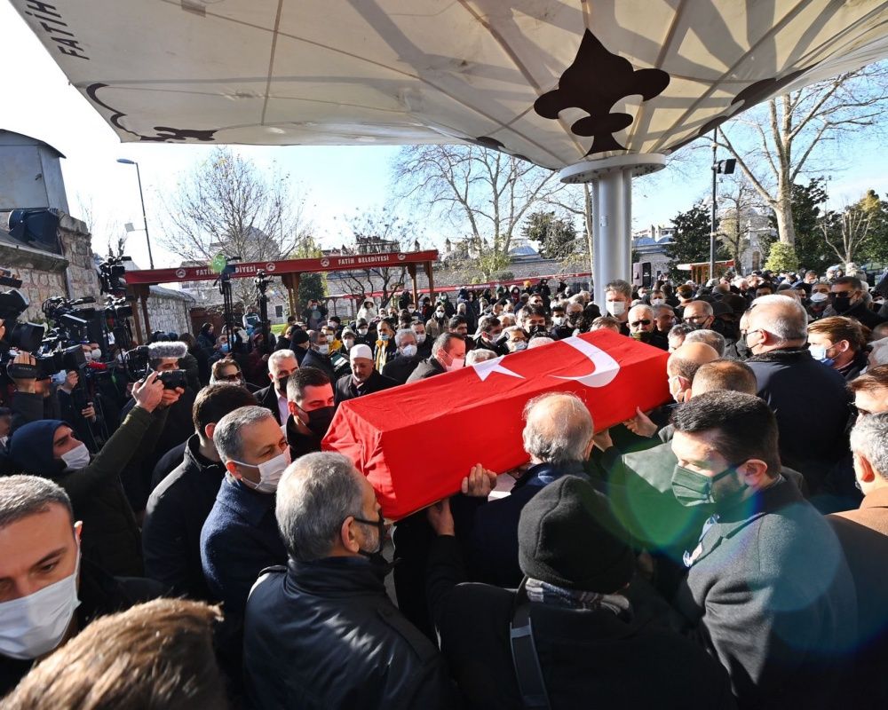 Devlet sanatçısı Prof. Dr. Alaeddin Yavaşca'ya acı veda... Gözyaşları  içinde son yolculuğuna uğurlandı 31