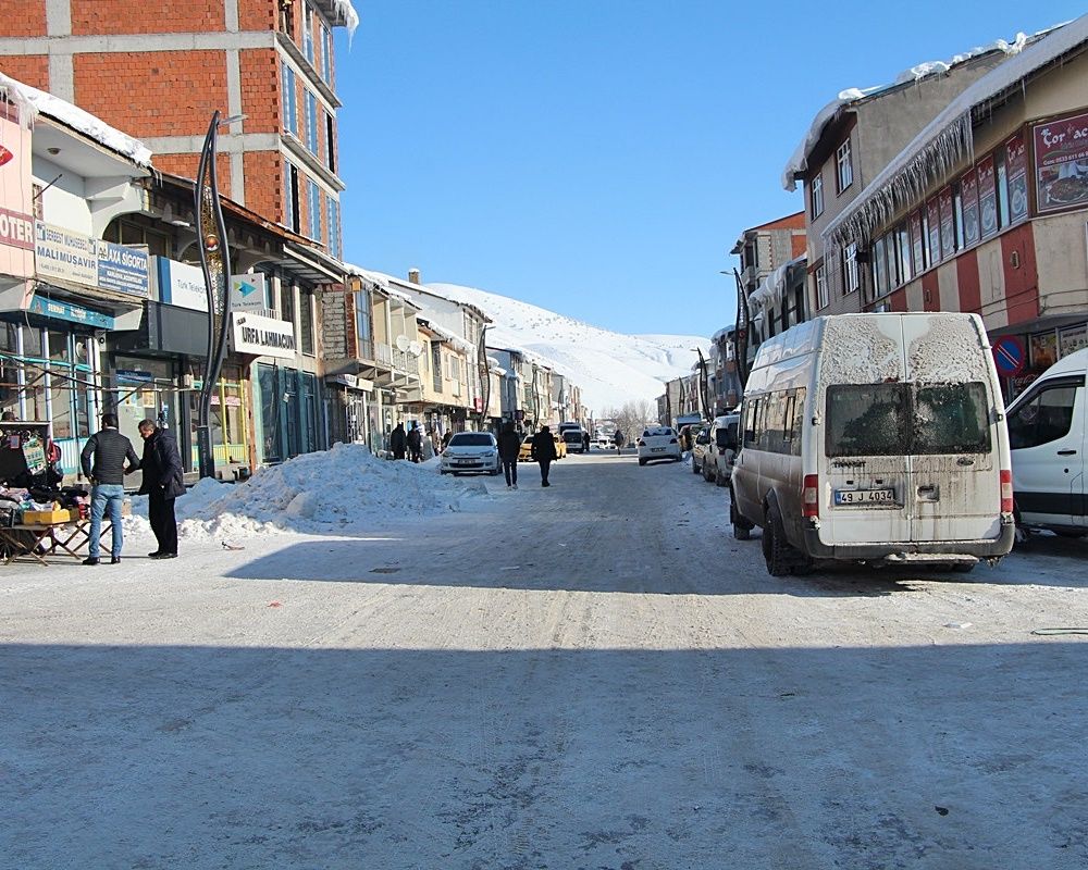 Bingöl'de hava sıcaklığı eski 22 dereceye düştü! Göz kamaştıran kar manzaraları ortaya çıktı 3