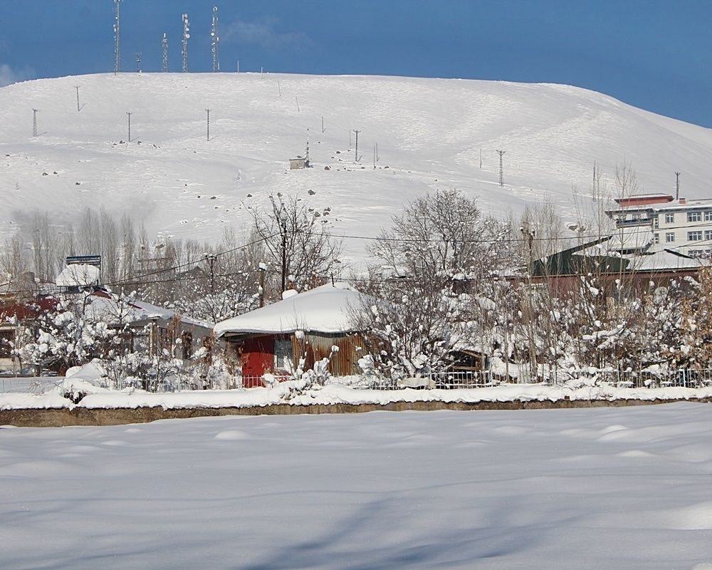 Bingöl'de hava sıcaklığı eski 22 dereceye düştü! Göz kamaştıran kar manzaraları ortaya çıktı 12