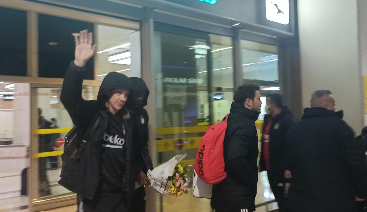 Beşiktaş kafilesi Konya'da... Önder Karaveli'ye sevgi seli 2