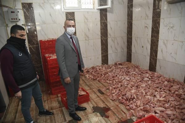 Yılbaşında piyasaya süreceklerdi! 2 ton sağlıksız tavuk eti ele geçirildi! 2