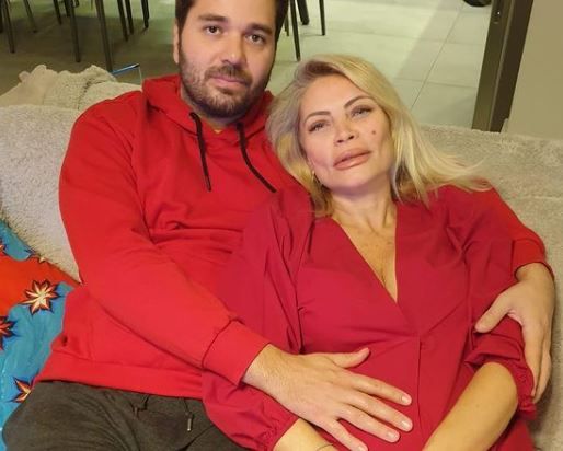 İkiz bebeklerine hamile olan Seray Sever'den karnı burnunda pozlar! 4