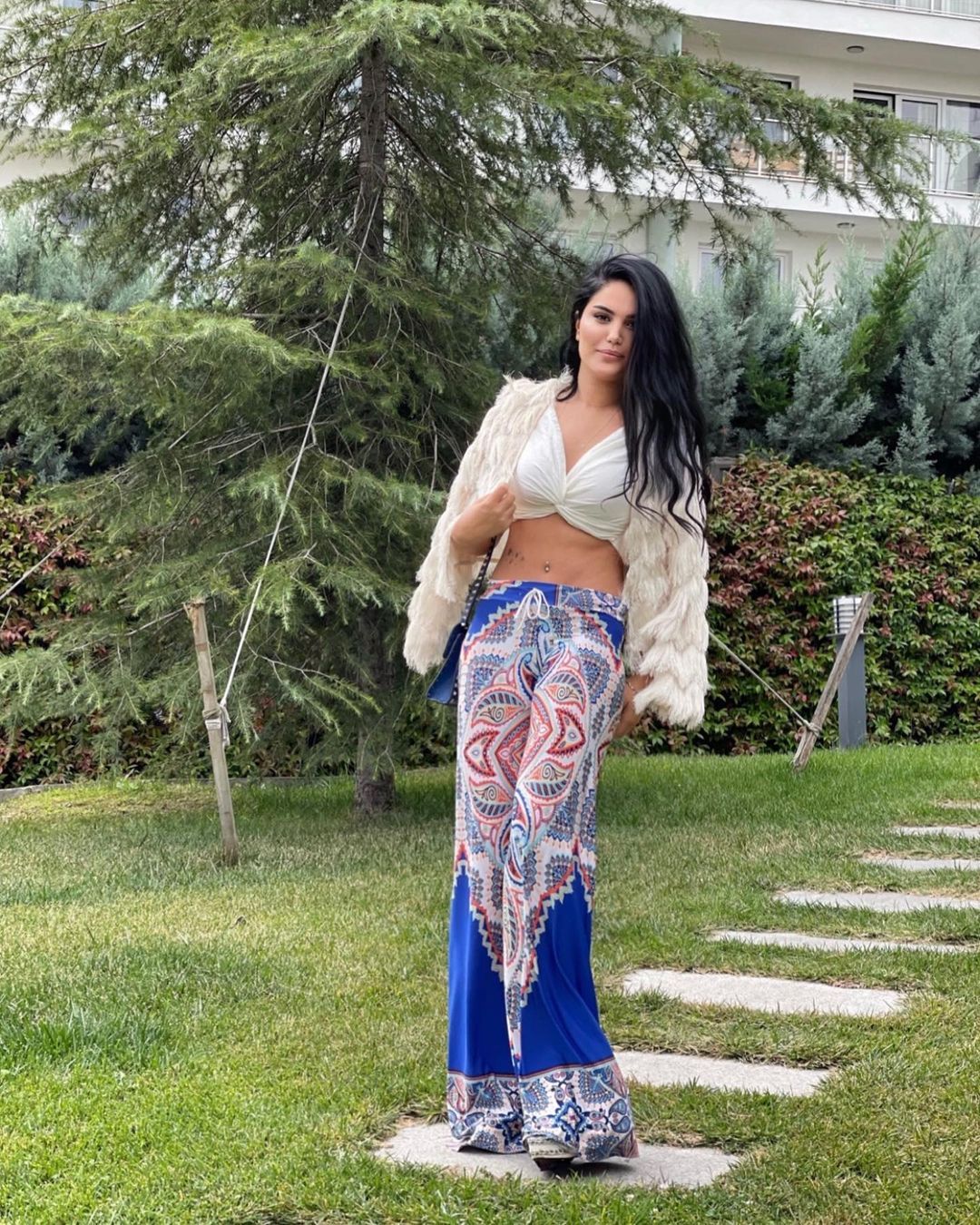 Berdan Mardini'nin eski eşi Fatoş Yelliler'in inanılmaz değişimi! Dekolteli pozları olay oldu 17