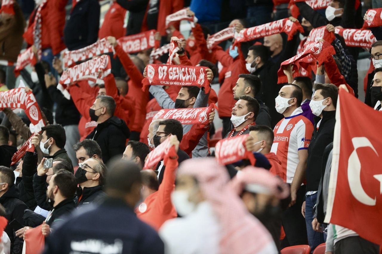 Antalyaspor taraftarları Turkcell Süper Kupa maçına büyük ilgi gösterdi 7