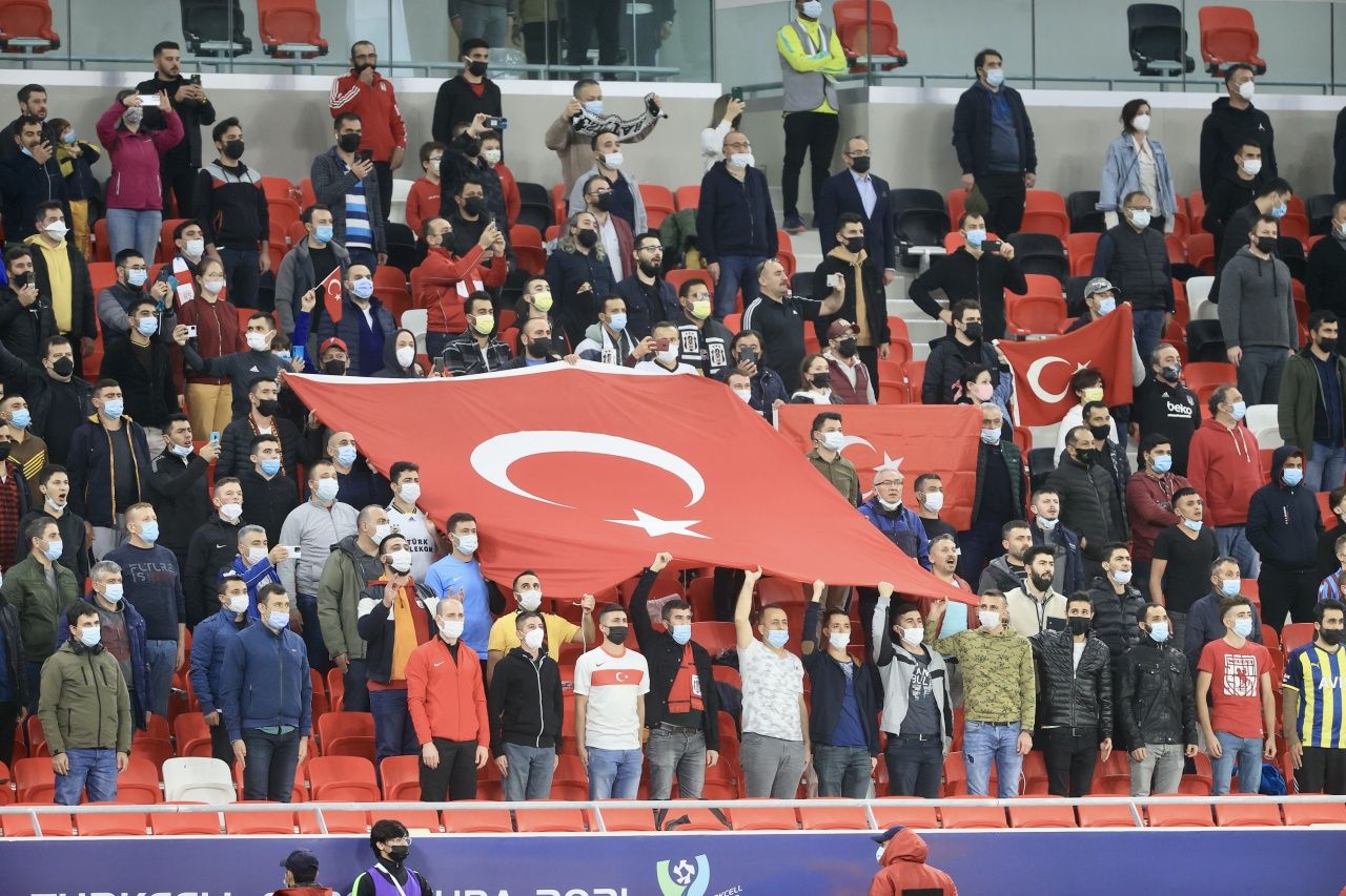 Antalyaspor taraftarları Turkcell Süper Kupa maçına büyük ilgi gösterdi 8