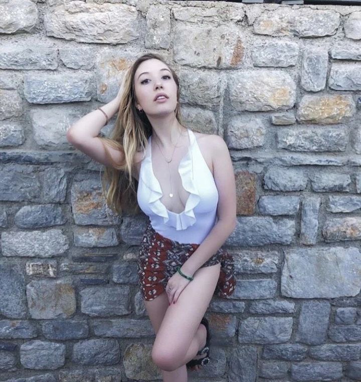 Yasmin Erbil karantinaya yatak odasında girdi! İç çamaşırsız pozu yatak pozu sosyal medyayı salladı! 18