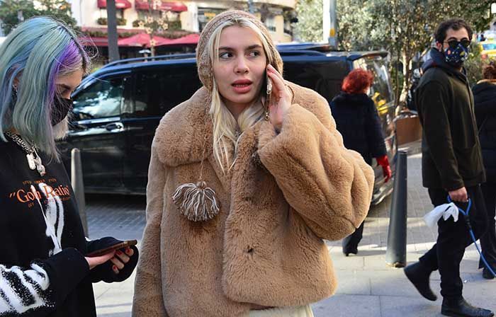 Aleyna Tilki röportaj sırasında hayran tacize uğradı! 9