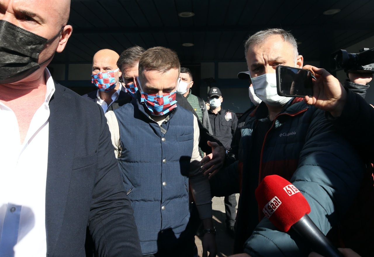 Edin Visca, Trabzon'da... Bugün 3.5 yıllık sözleşmeyi imzaladı. 18 numaralı formayı giyecek 7