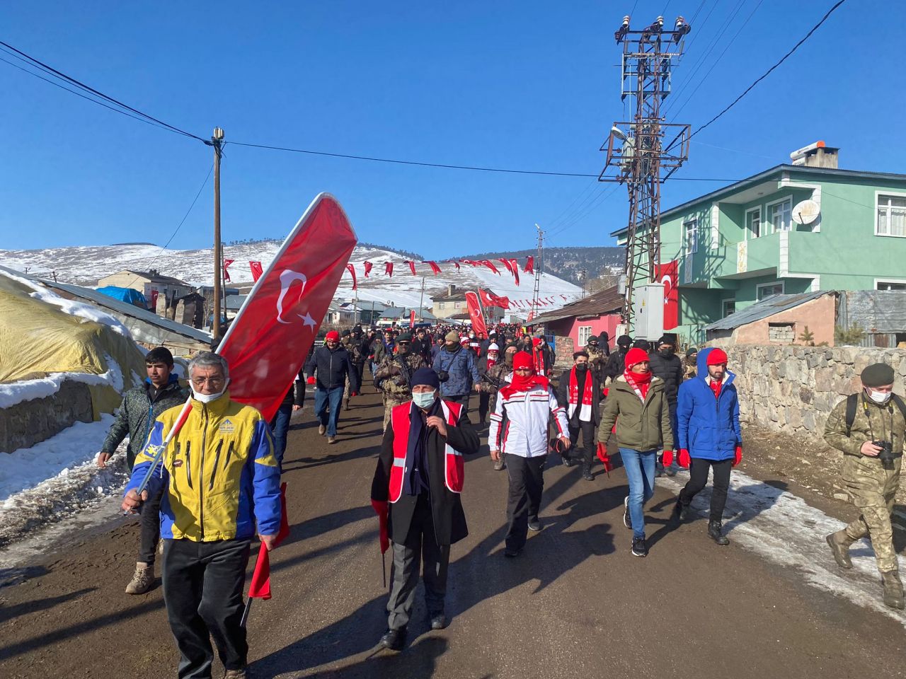 SuperHaber Sarıkamış'ta! Kars'ta binlerce vatandaş şehitlerimizi anmak için yürüdü 15