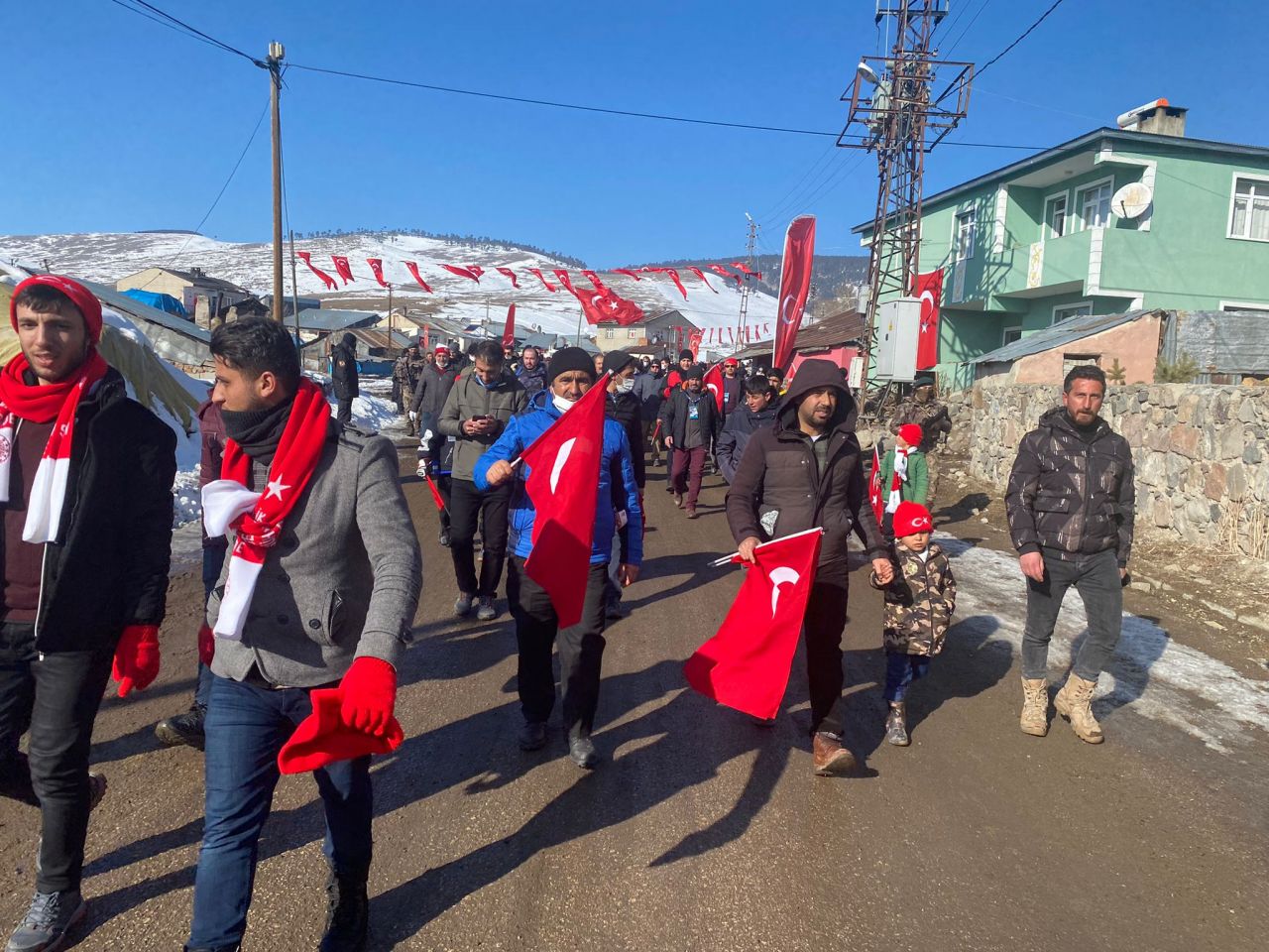 SuperHaber Sarıkamış'ta! Kars'ta binlerce vatandaş şehitlerimizi anmak için yürüdü 18